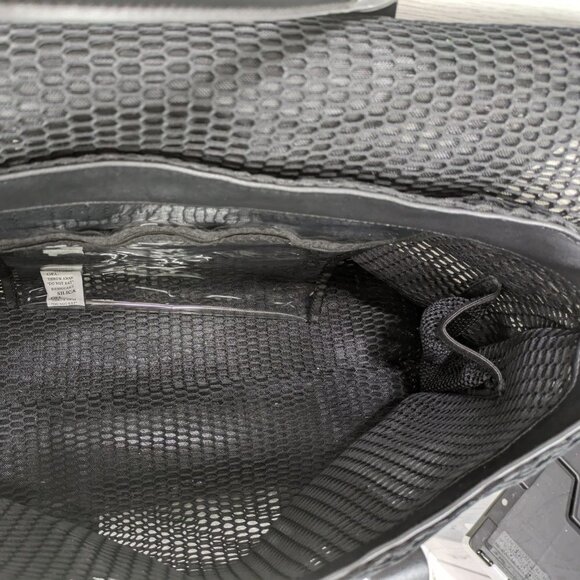 Fabletics Mesh The Grip Tote gym bag - Picture 3 of 12